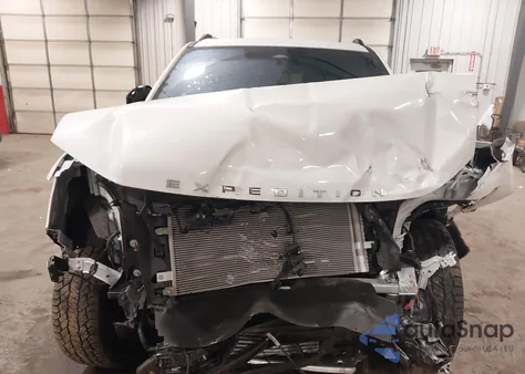 2025 Ford Expedition King Ranch Max z USA, uszkodzony, nr VIN 1FMJK1P88SEA22748